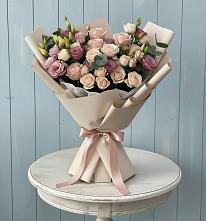 Букет цветов из:  Розы и Лизиантусы в Наро-Фоминске