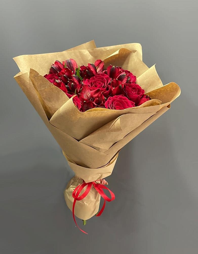 Букет цветов из: Альстромерии и Розы в Наро-Фоминске