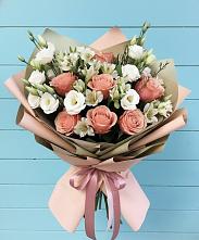 Букет цветов из:  Розы, Альстромерии и Лизиантусы в Наро-Фоминске