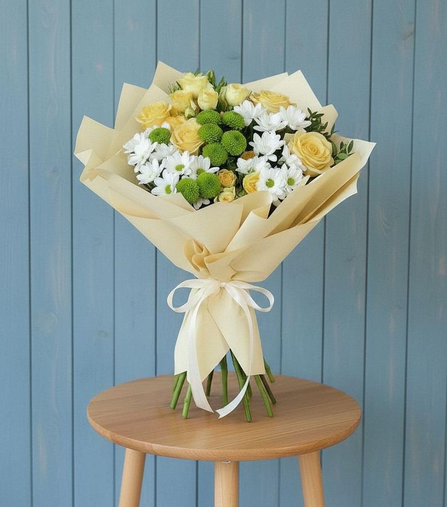 Букет цветов из: Хризантемы и Розы в Наро-Фоминске