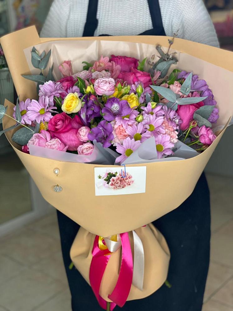 Букет цветов из: Хризантемы, Гвоздики и Альстромерии в Наро-Фоминске