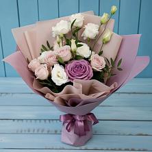 Букет цветов из:  Розы и Лизиантусы в Наро-Фоминске