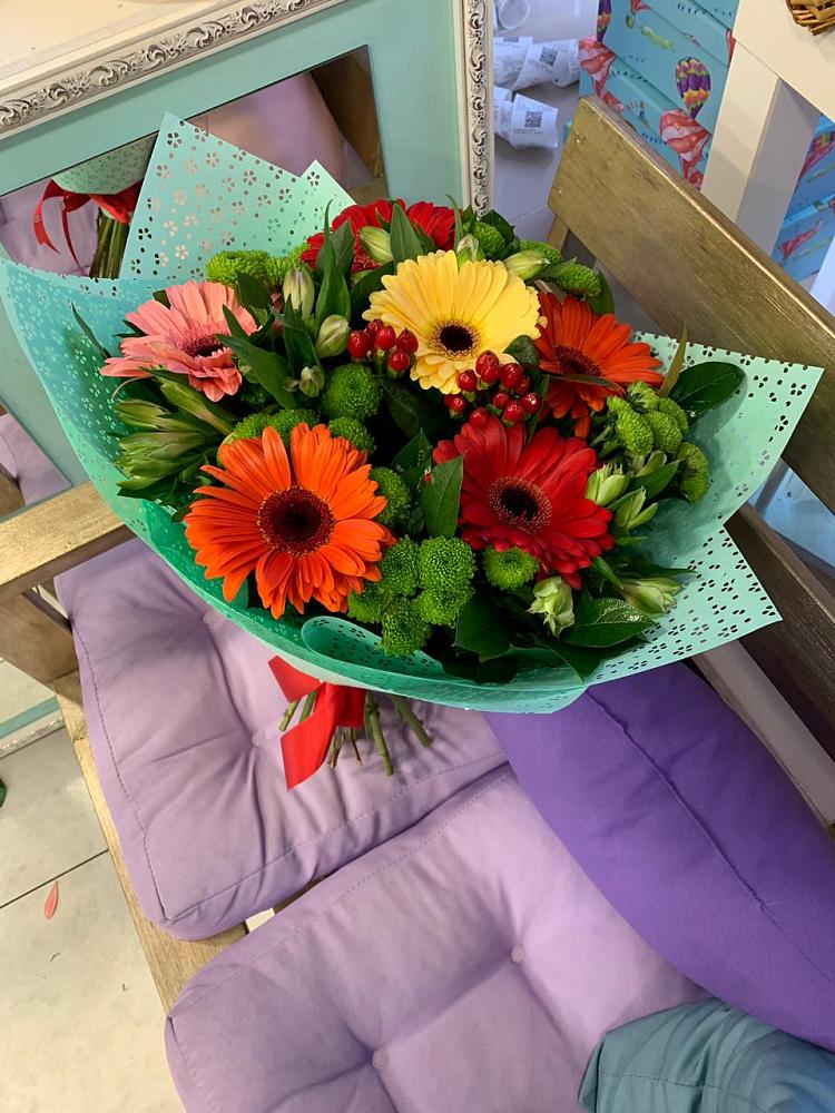 Букет цветов из: Герберы, Хризантемы и Альстромерии в Наро-Фоминске