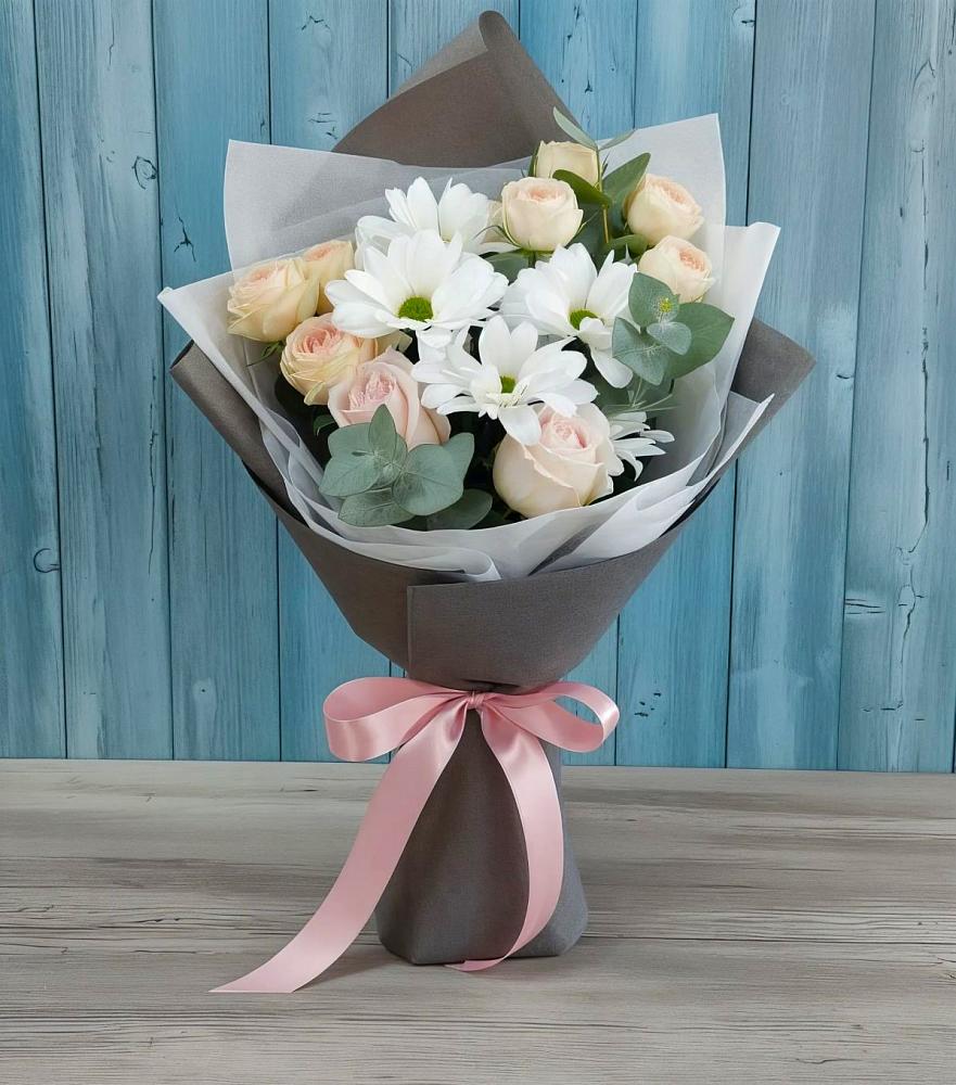 Букет цветов из: Хризантемы и Розы в Наро-Фоминске