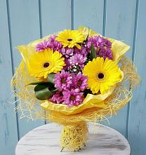 Букет цветов из:  Хризантемы и Герберы в Наро-Фоминске
