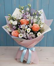 Букет цветов из:  Лизиантусы, Розы, Альстромерии и Гипсофила в Наро-Фоминске
