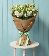 Букет цветов из:  Лизиантусы в Наро-Фоминске