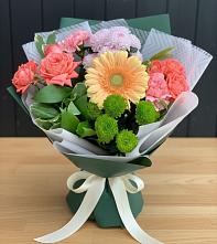 Букет цветов из:  Гвоздики, Розы, Герберы и Хризантемы в Наро-Фоминске
