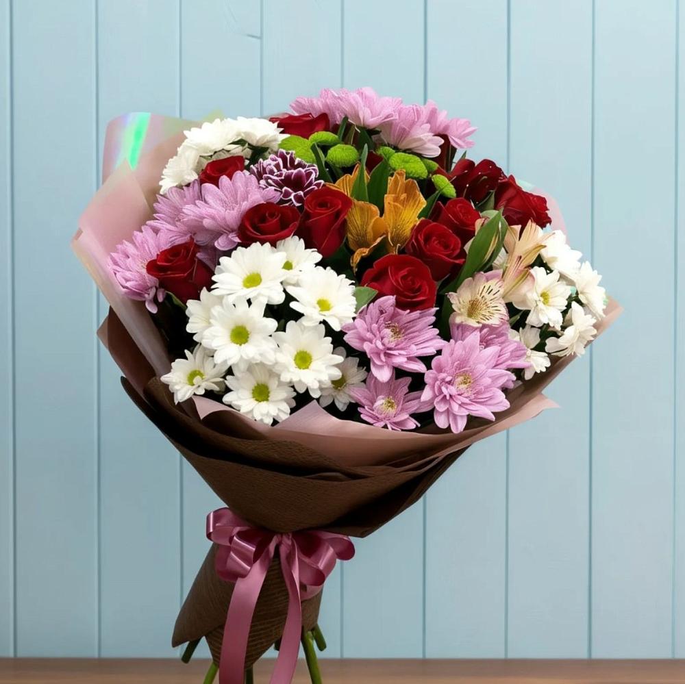 Букет цветов из: Розы, Хризантемы и Альстромерии в Наро-Фоминске