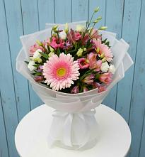 Букет цветов из:  Герберы, Альстромерии и Лизиантусы #REPLACE_PRED# Наро-Фоминске