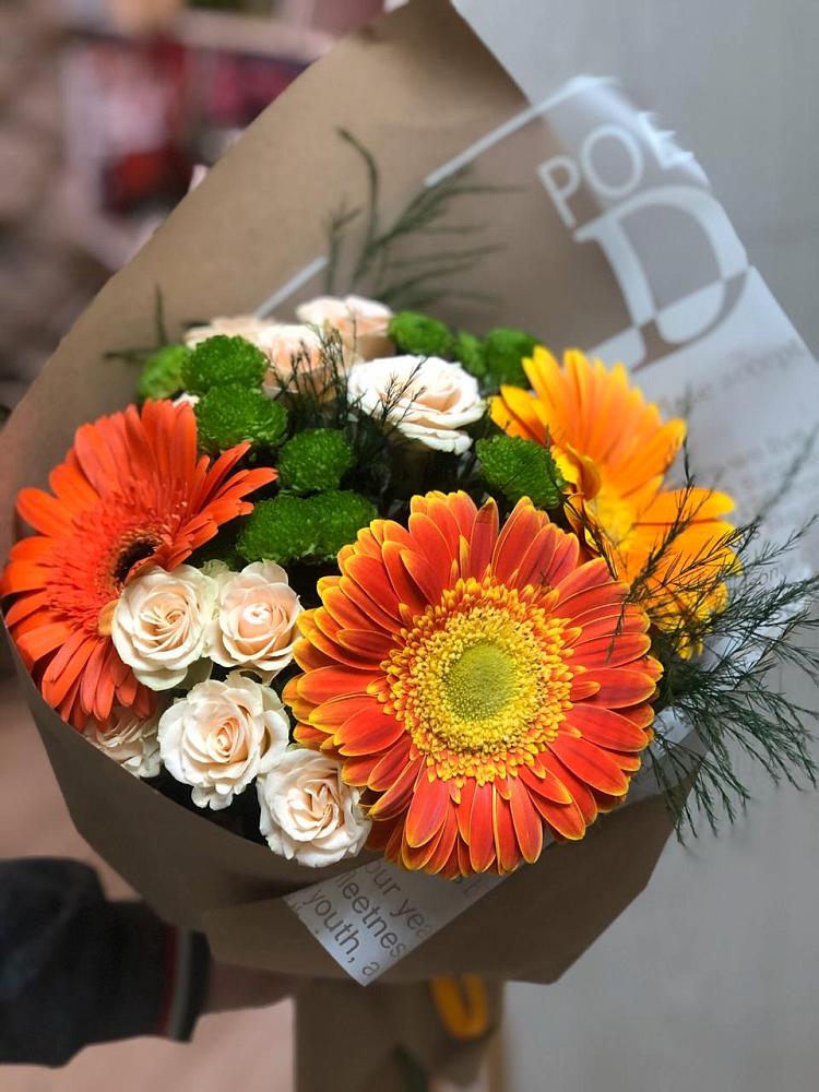 Букет цветов из: Герберы, Хризантемы и Розы в Наро-Фоминске