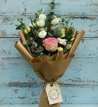 Букет цветов из:  Розы и Лизиантусы в Наро-Фоминске